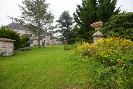 Manoir d'Orbé Отели в г. Лудэн