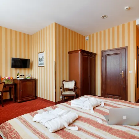 Hotel Wolne Miasto Old Town Gdańsk Отели рядом с достопримечательностью «Старая Ратуша»