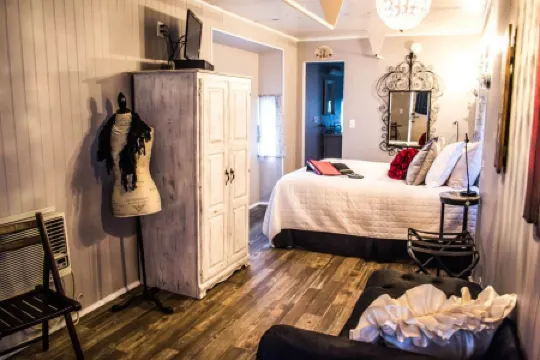 Featherbed Railroad B&B Resort