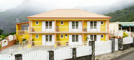 Otroiza Hotel Отели рядом с достопримечательностью «Питон-де-Неж»