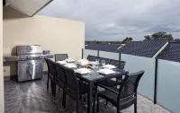 Dolphin Shores - parking