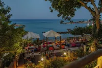 Golden Coast Beach Hotel - View biển