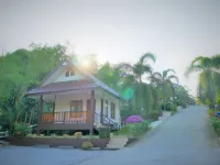 Pattana Resort Hotell i Song Salung