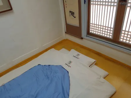 Jukheon Traditional House