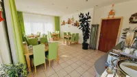 Hotel Garni - Breakfast