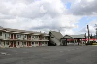 Pine Tree Inn Hotel a Medford