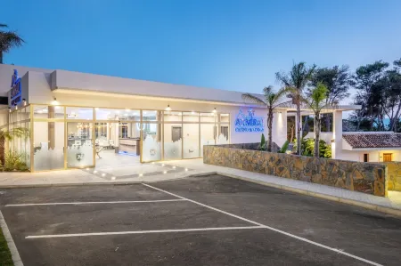 Hotel Admiral San Roque Отели в г. Ла-Линеа-де-ла-Консепсьон