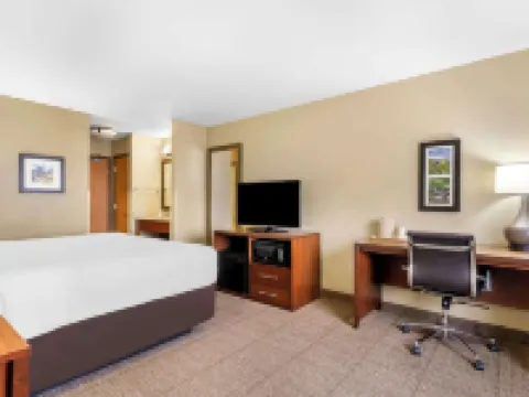 コンフォート イン & スイーツ ニア ユニバーシティ オブ ワイオミング ララミーのホテル