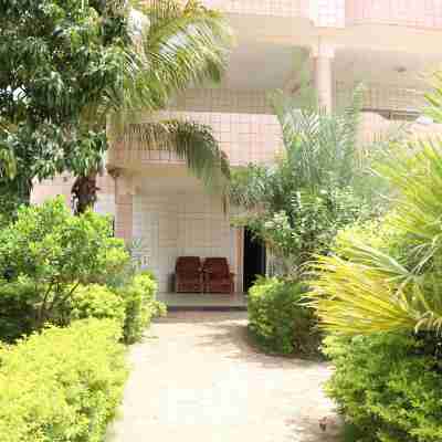 Residence Yipene Hotel Exterior