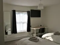 The Swan Inn Hotels in Eastleigh District
