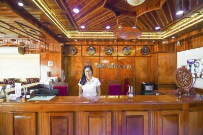Front Desk San San Hotel Photo