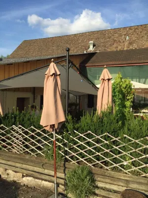 호스텔 에어포트 오베글라트  호텔