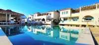 Sunrise Village Hotel Apartments - Beach