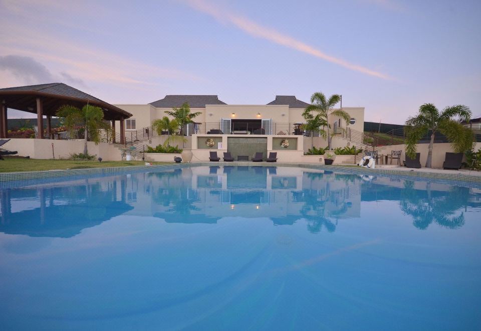 Hotel La Maison Michelle, Leisure & Recreation, Outdoor Swimming Pool