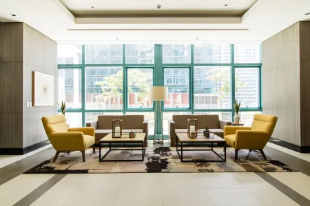 Bonifacio Global City One Uptown Residence BGC Отели рядом с достопримечательностью «Eminent Design Studio»