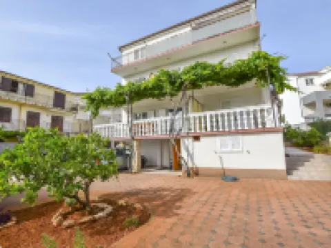 Apartments Nera Hotels in Primosten