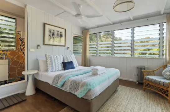 Garden Burees Hotels near Belongil Beach