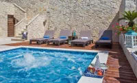 Luxury Villa Dolce Vita with Pool -  Ferienhäuser