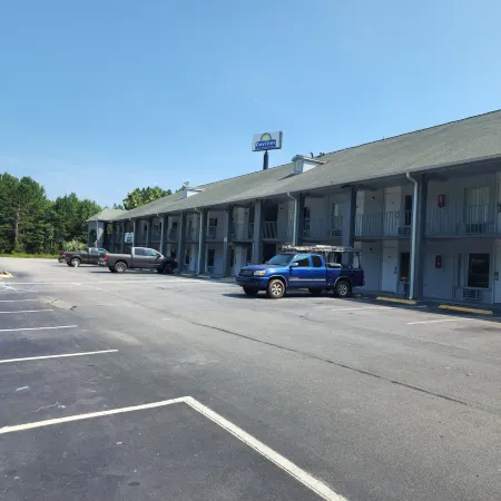 Days Inn by Wyndham Hardeeville Near Hilton Head