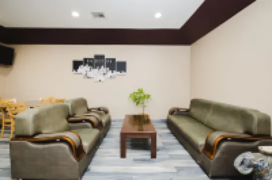 Sapphire Inn & Suites