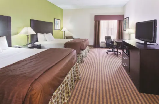 La Quinta Inn & Suites by Wyndham Columbus - Grove City Отели в г. Гров Сити