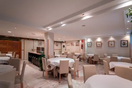 Astures Отели в г. Овьедо