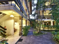 Sari Bunga Hotel - Legian, Walking Distance to Legian Beach Hotel in zona Spiaggia di Double Six