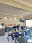 Ramada by Wyndham Quesnel - breakfast