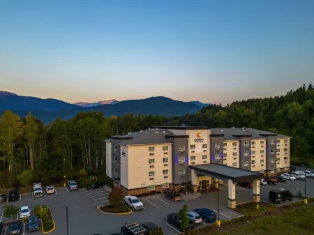 Comfort Inn & Suites Отели в г. Kitimat-Stikine E
