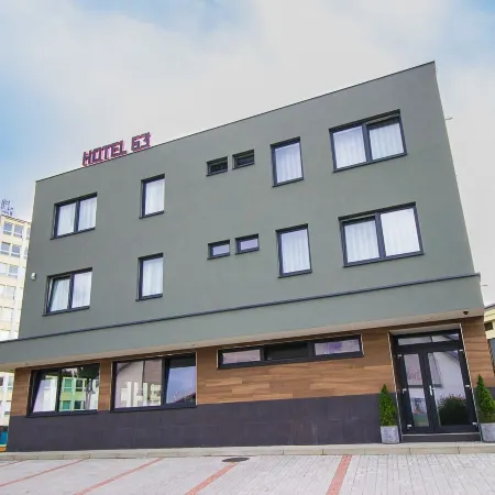 Hotel 63