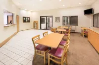 Super 8 by Wyndham Bend