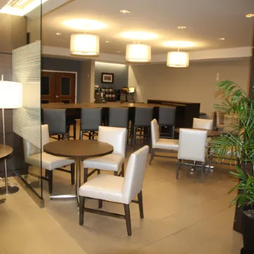 Wingate by Wyndham Niagara Falls Отели рядом с достопримечательностью «Подковообразный водопад»