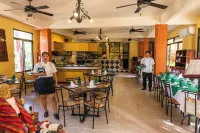 Hotel Maya Tulipanes Palenque - breakfast
