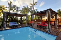 Tree Top Village Urban Glamping - Beach