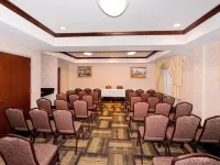Quality Suites NYC Gateway Hotels in North Bergen