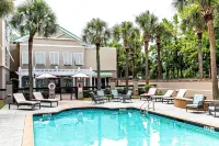 Hampton Inn & Suites Charleston/West Ashley - Pools