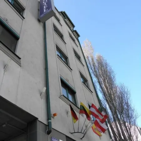 Hotel Donaustadt Kagran - at Metro U1 Отели рядом с достопримечательностью «Башня Данубе»