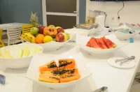 جولدن تاور أيروبورتو - ليز - باي فينيكس هوتيس - فطور