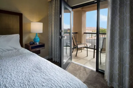 Hampton Inn & Suites Page - Lake Powell Отели в г. Лечи