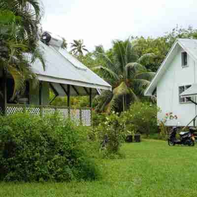 Gina's Garden Lodges Hotel Exterior