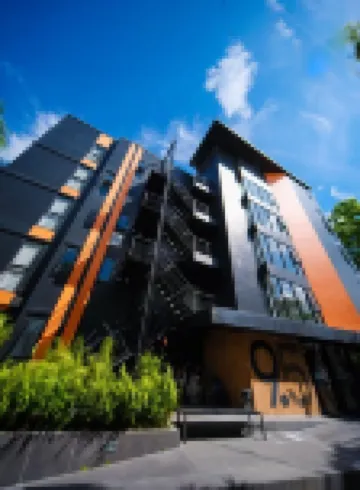 โรงแรม 9.5