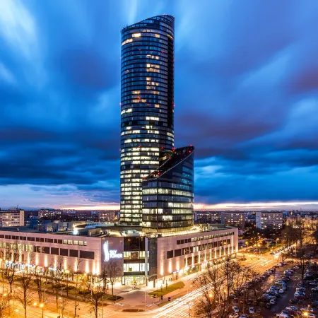 In the Sky - Apartamenty w Sky Tower Отели рядом с достопримечательностью «Железнодорожный макет «Колейково»»