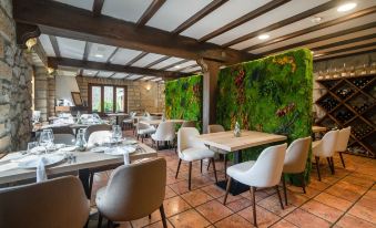 Logis Hotel Restaurante la Casa de Juansabeli