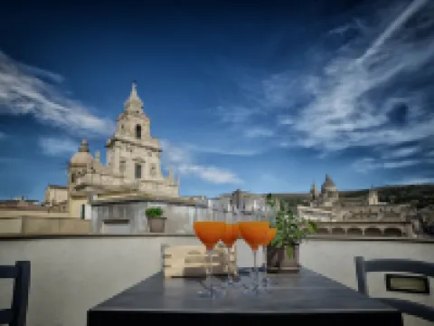 特拉薩尼套房酒店 科米索酒店