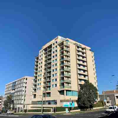 Nesuto Parramatta Hotel Exterior