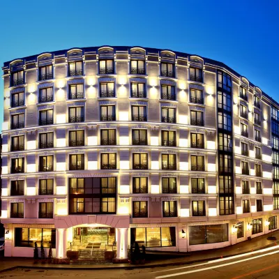 إستانبول دورا هوتل Hotels near فودافون بارك