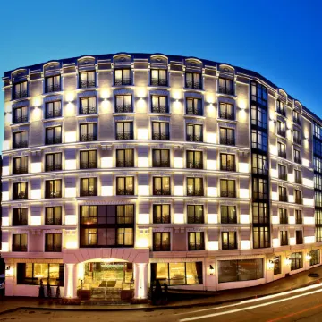 İstanbul Dora Hotel Отели рядом с достопримечательностью «Trump towers»