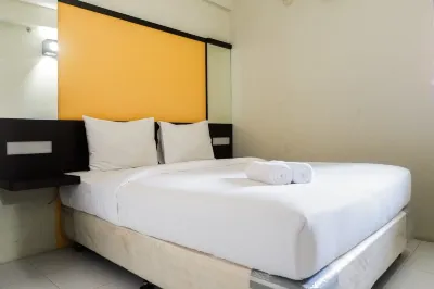 Pool View 2Br at Dian Regency Apartment Hotell i Keputih