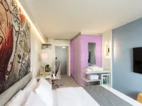 Link Hotel & Hub by Dan Hotels Hotels near The Cameri Theater