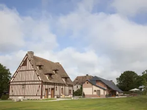 Manoir de Surville